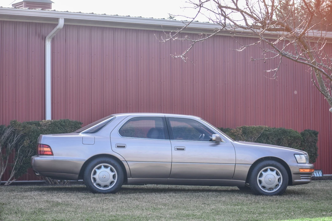 1994 Lexus LS 1st Gen - Image 13 of 31