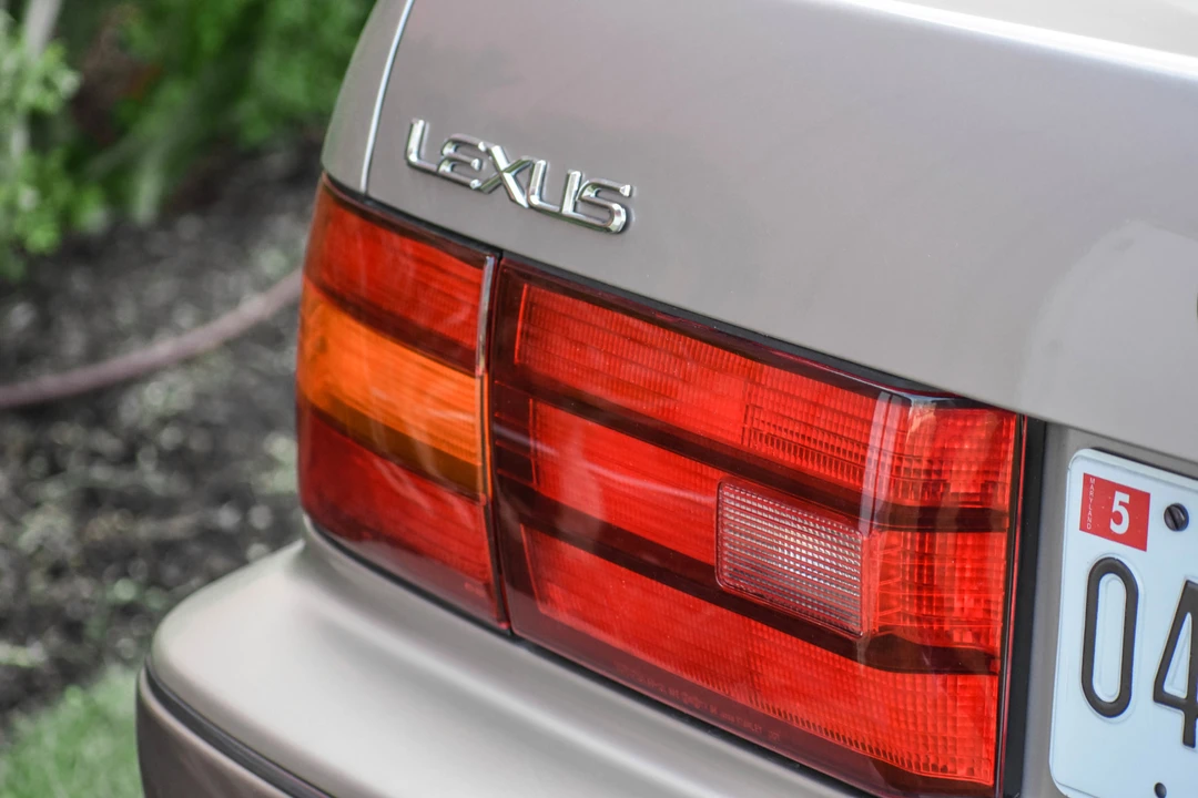 1994 Lexus LS 1st Gen - Image 15 of 31