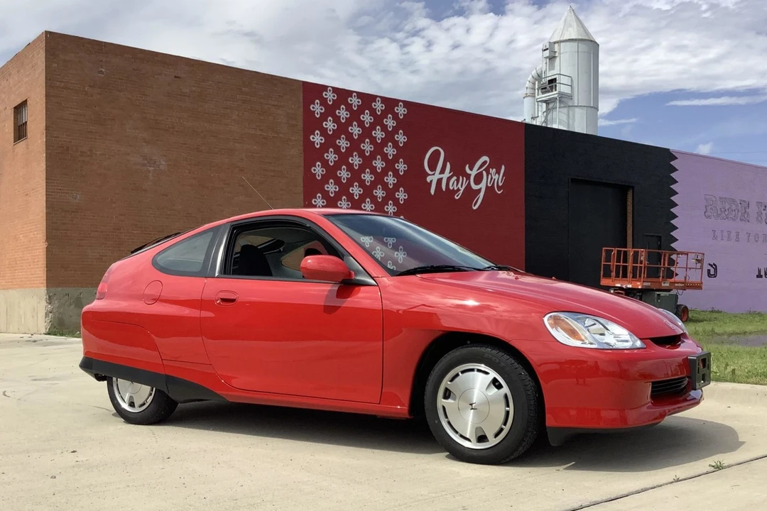 2000 Honda Insight 1st Gen - Image 15 of 31