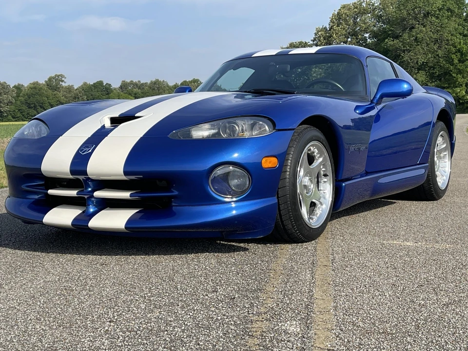 1997 Dodge Viper GTS 2nd Gen - Image 2 of 31