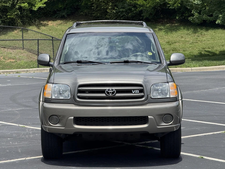 2004 Toyota Sequoia 1st Gen - Image 18 of 31