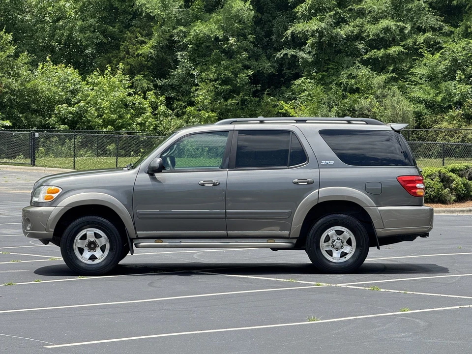 2004 Toyota Sequoia 1st Gen - Image 5 of 31
