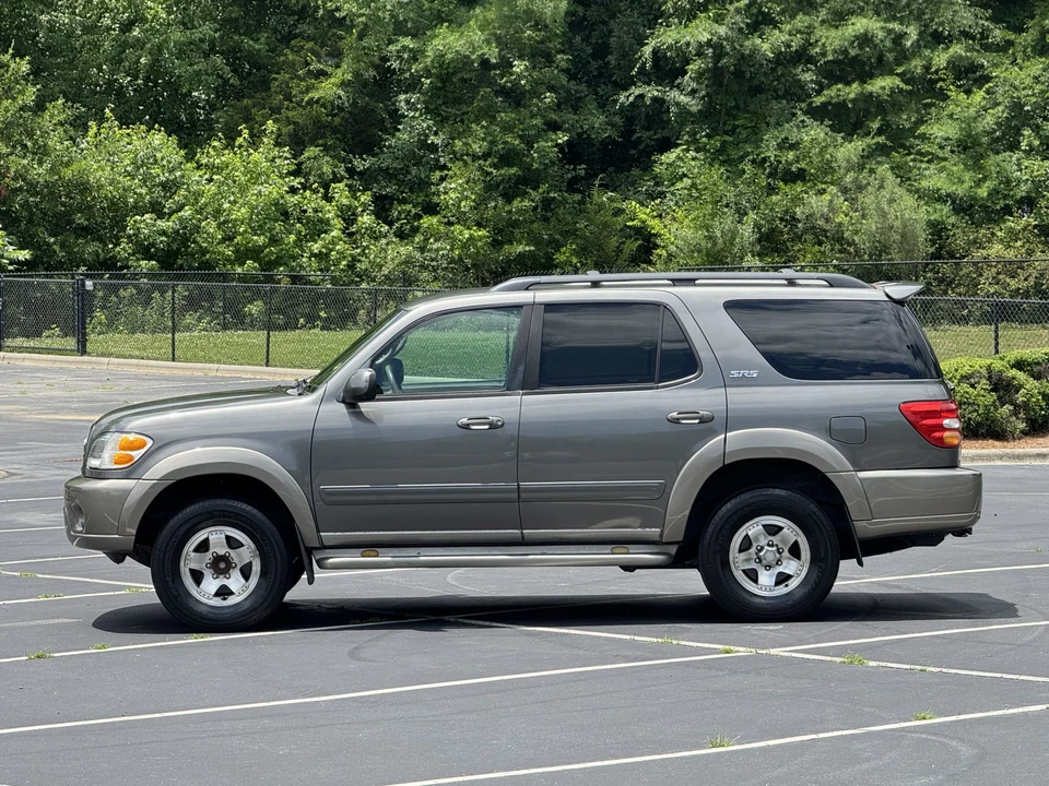 2004 Toyota Sequoia 1st Gen - Image 7 of 31
