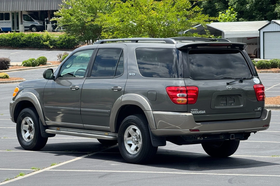 2004 Toyota Sequoia 1st Gen - Image 8 of 31