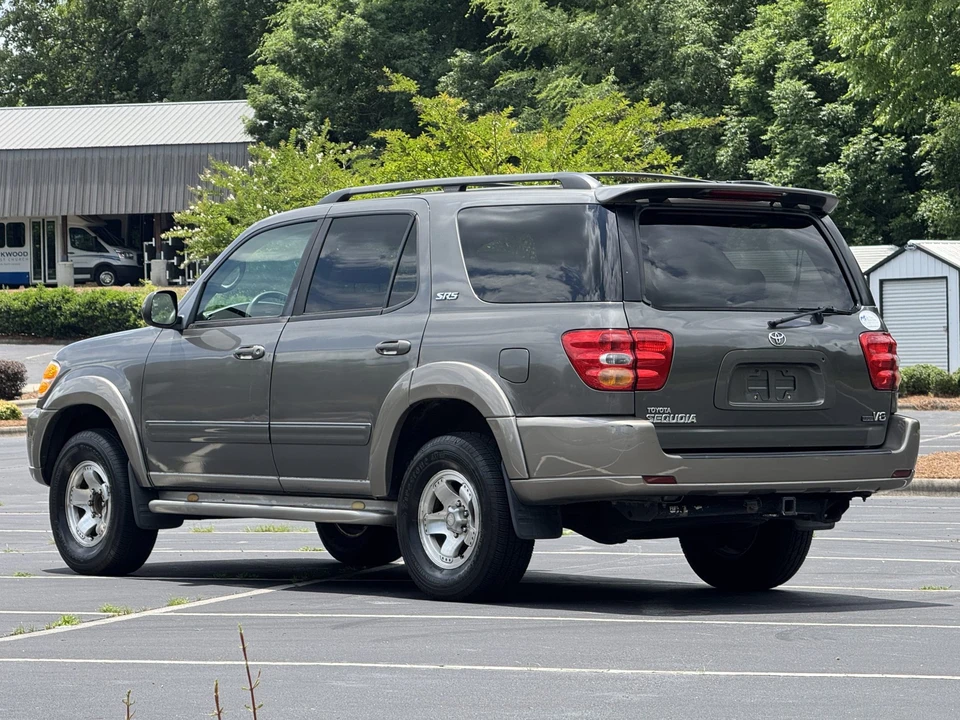 2004 Toyota Sequoia 1st Gen - Image 9 of 31
