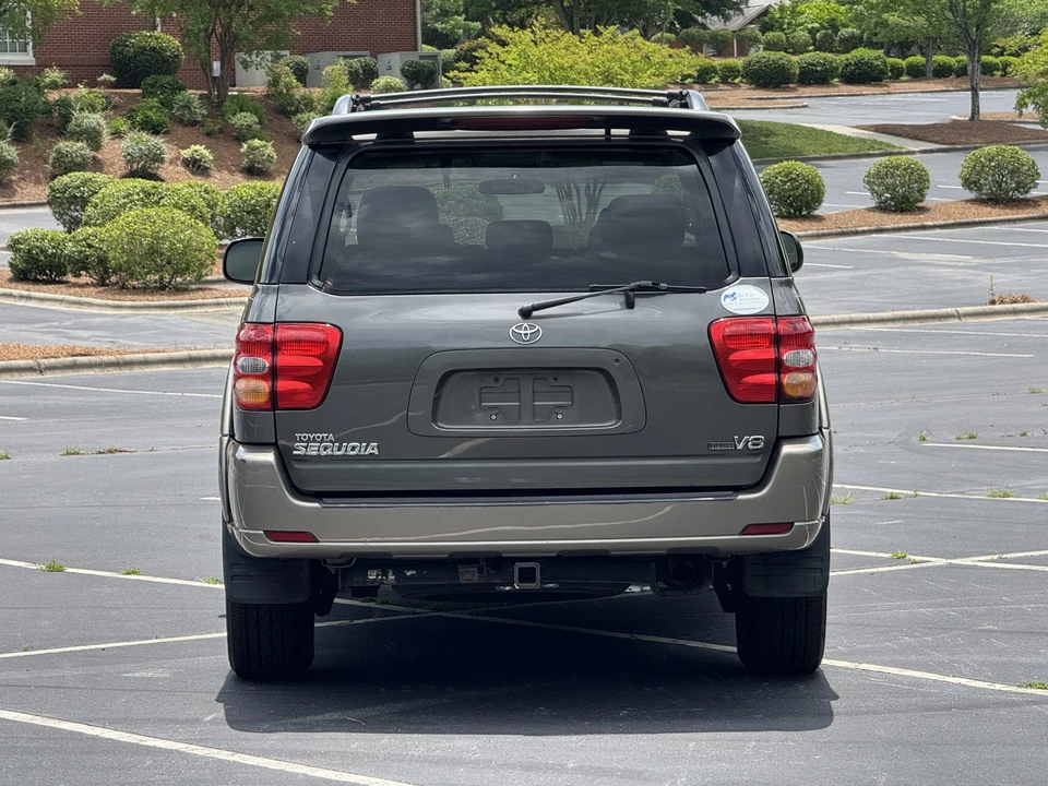 2004 Toyota Sequoia 1st Gen - Image 10 of 31