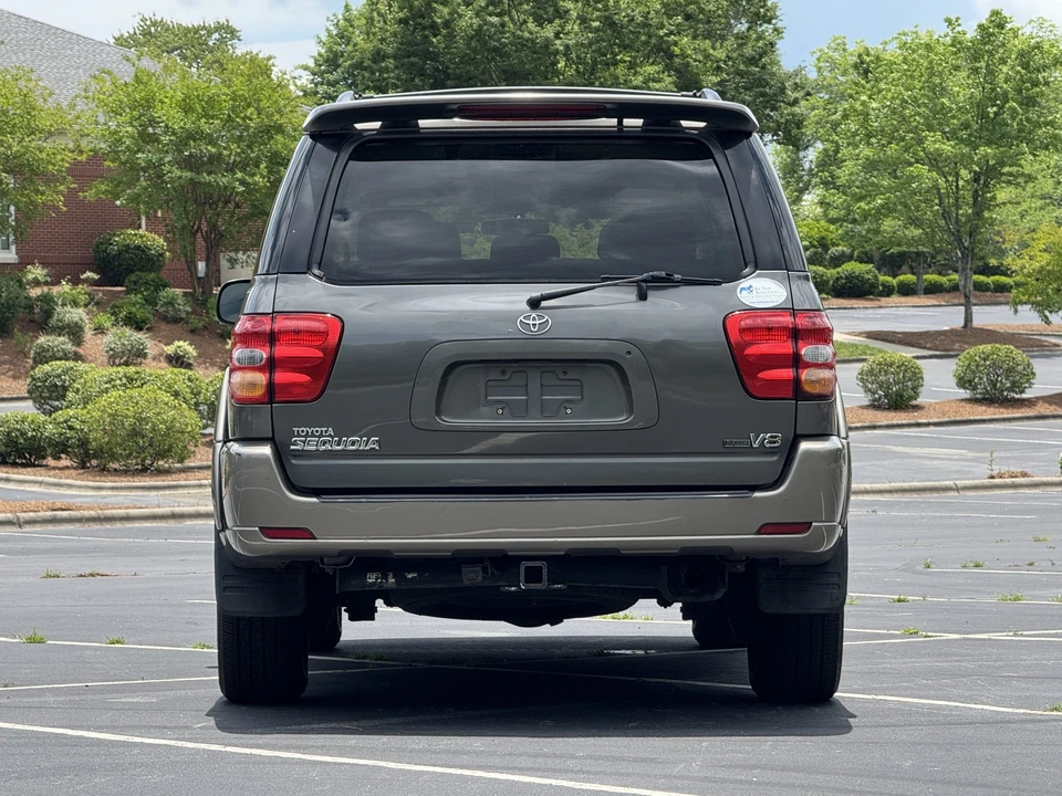 2004 Toyota Sequoia 1st Gen - Image 11 of 31