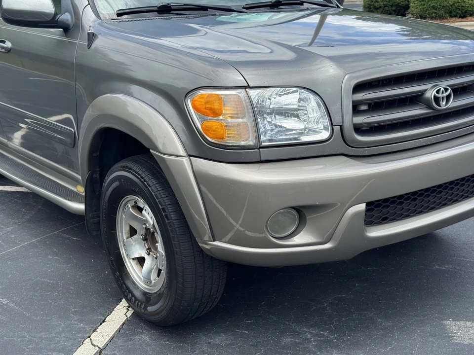 2004 Toyota Sequoia 1st Gen - Image 21 of 31