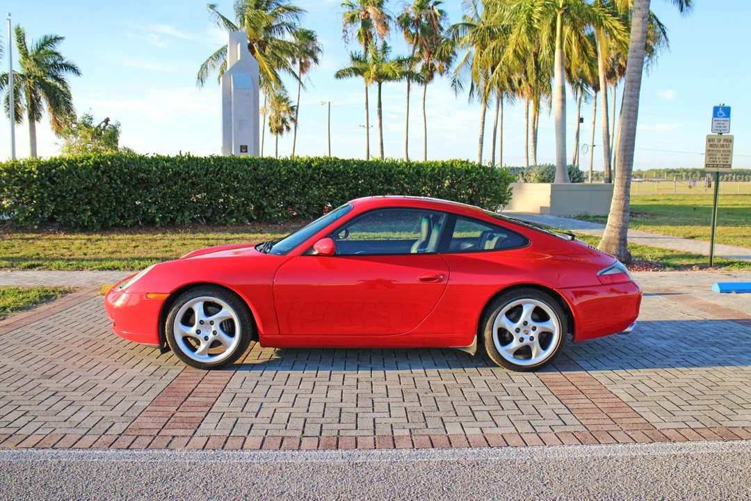 2001 Porsche 996 Carrera - Image 13 of 31