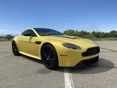 2015 Aston Martin V12 Vantage (2010-2018) - Image 2 of 31