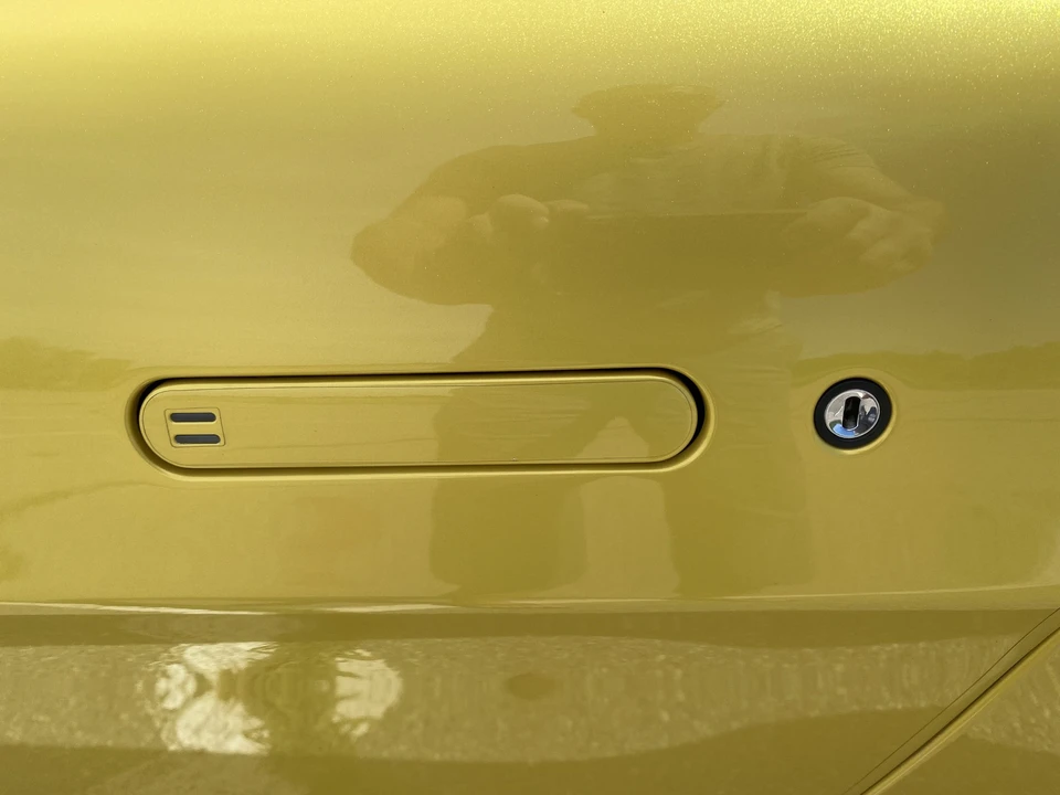2015 Aston Martin V12 Vantage (2010-2018) - Image 31 of 31