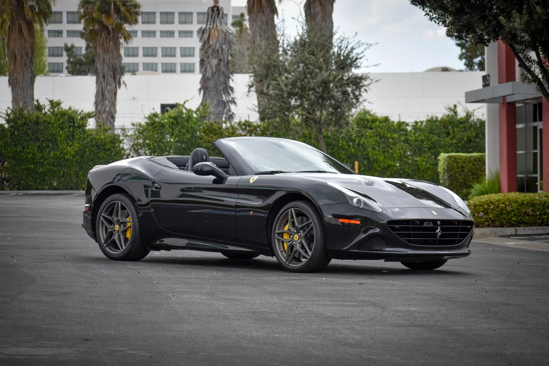 2015 Ferrari California T - Image 4 of 31