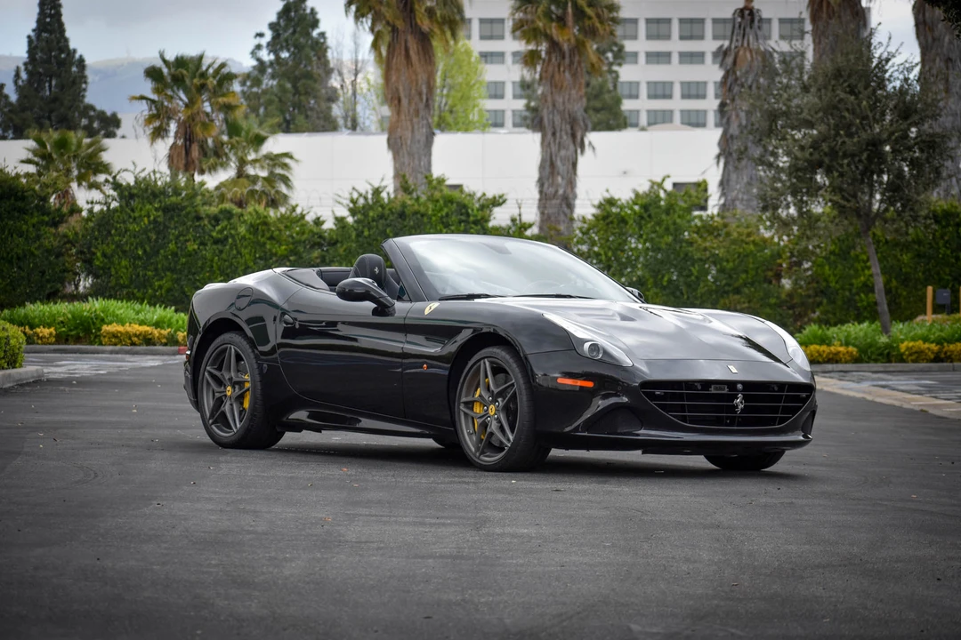 2015 Ferrari California T - Image 3 of 31