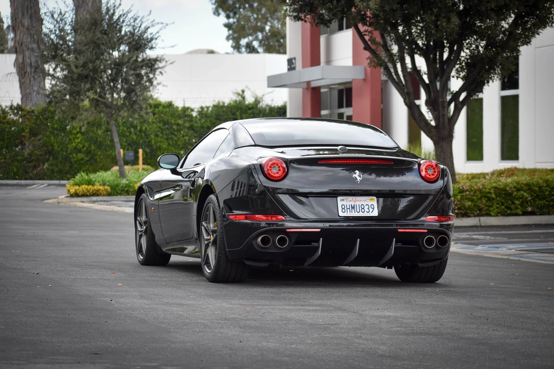 2015 Ferrari California T - Image 14 of 31