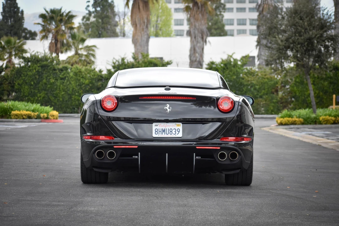2015 Ferrari California T - Image 13 of 31