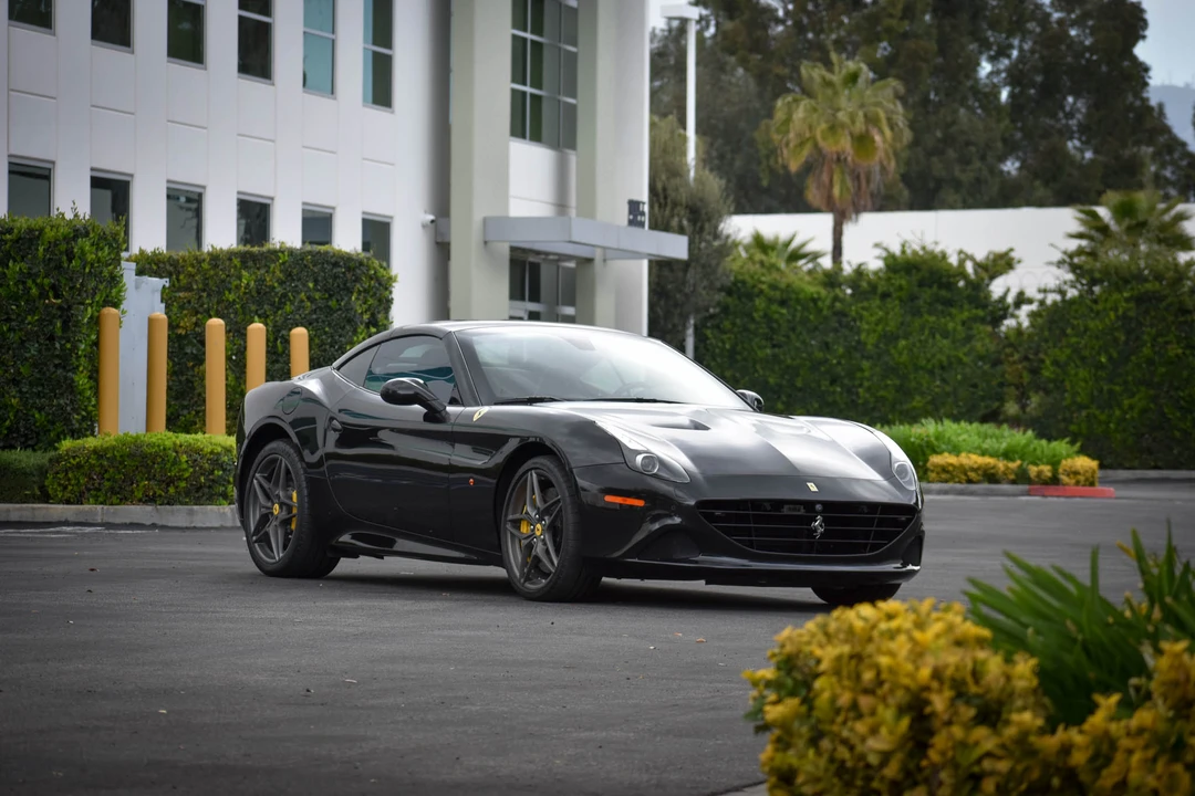 2015 Ferrari California T - Image 9 of 31