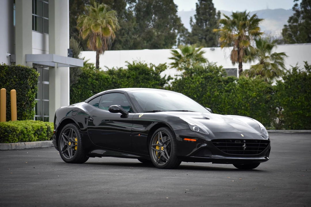 2015 Ferrari California T - Image 7 of 31