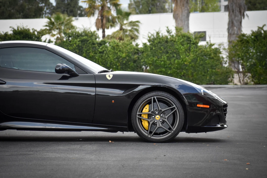 2015 Ferrari California T - Image 25 of 31
