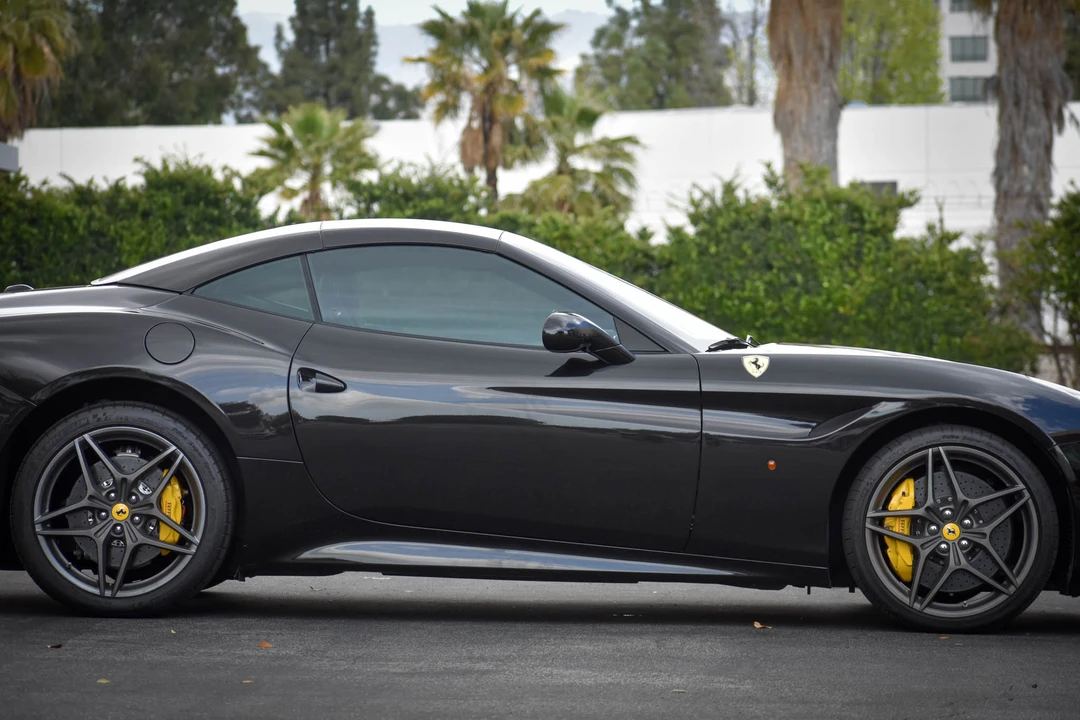 2015 Ferrari California T - Image 24 of 31
