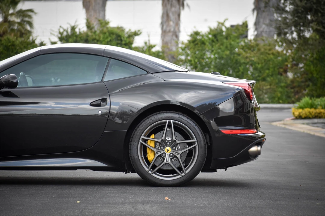 2015 Ferrari California T - Image 28 of 31