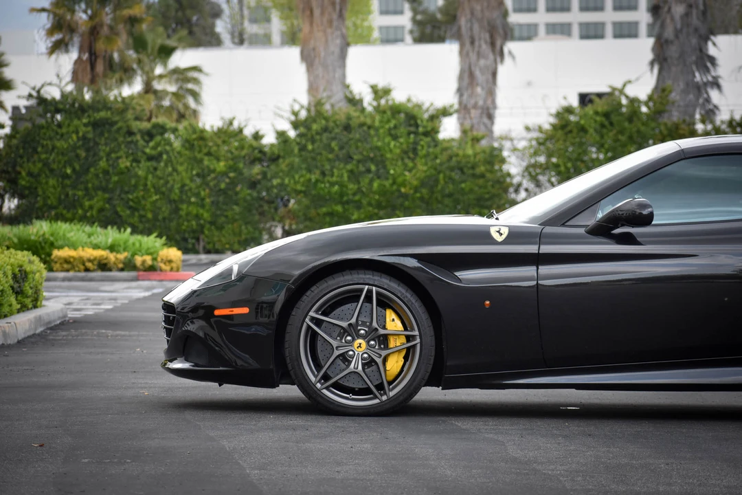 2015 Ferrari California T - Image 26 of 31