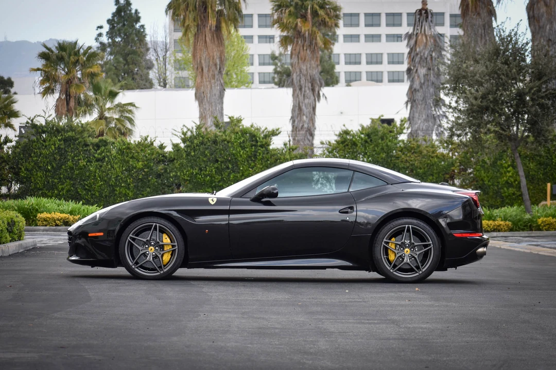 2015 Ferrari California T - Image 20 of 31