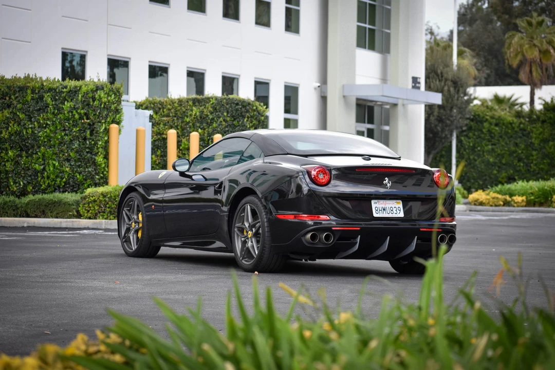 2015 Ferrari California T - Image 15 of 31