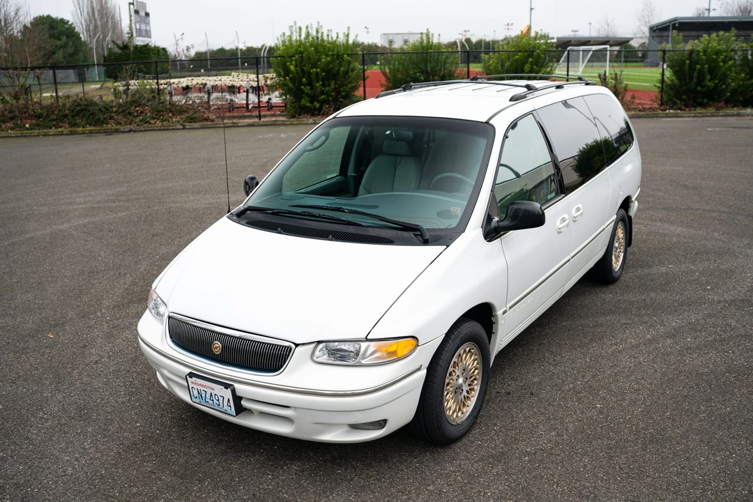 1997 Chrysler Town & Country - Image 10 of 31