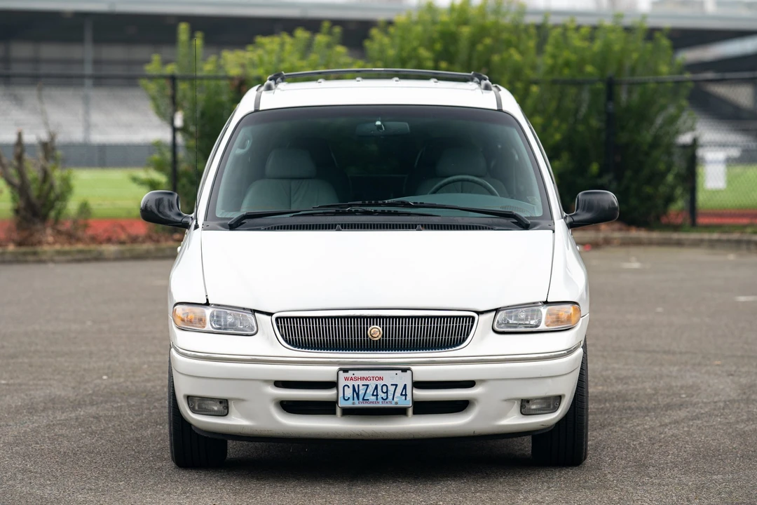 1997 Chrysler Town & Country - Image 3 of 31