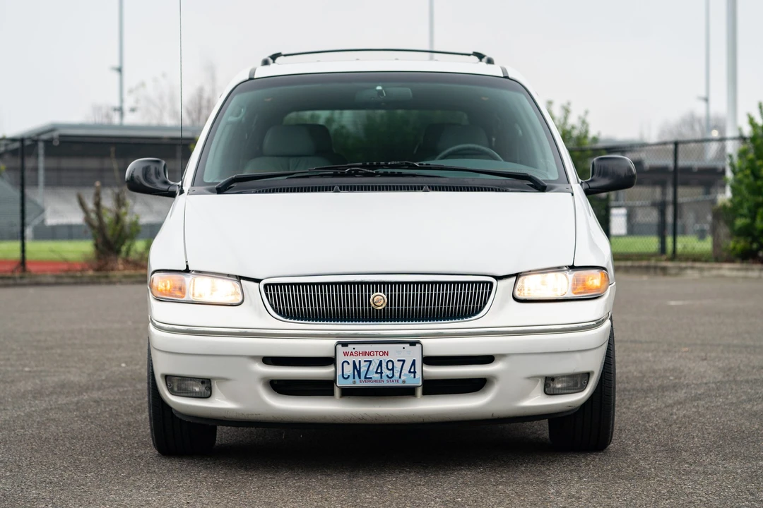 1997 Chrysler Town & Country - Image 14 of 31