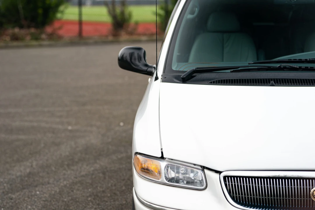 1997 Chrysler Town & Country - Image 27 of 31