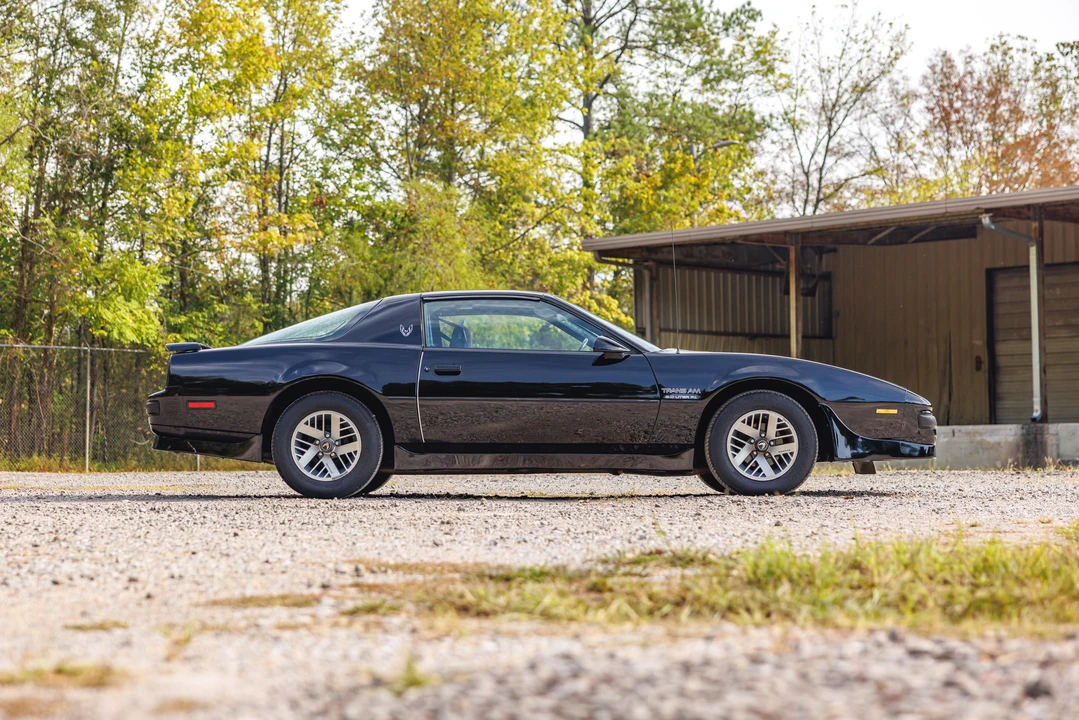 1985 Pontiac Firebird 3rd Gen - Image 9 of 31