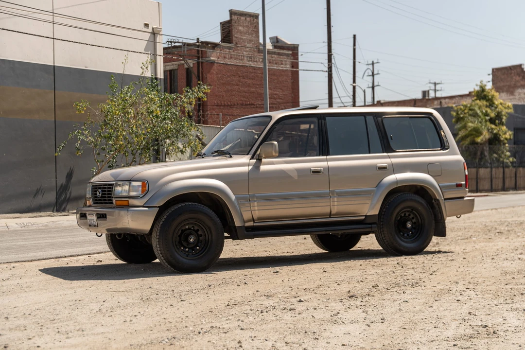 1997 Lexus LX 1st Gen - Image 7 of 31