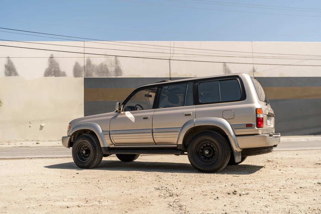 1997 Lexus LX 1st Gen - Image 9 of 31