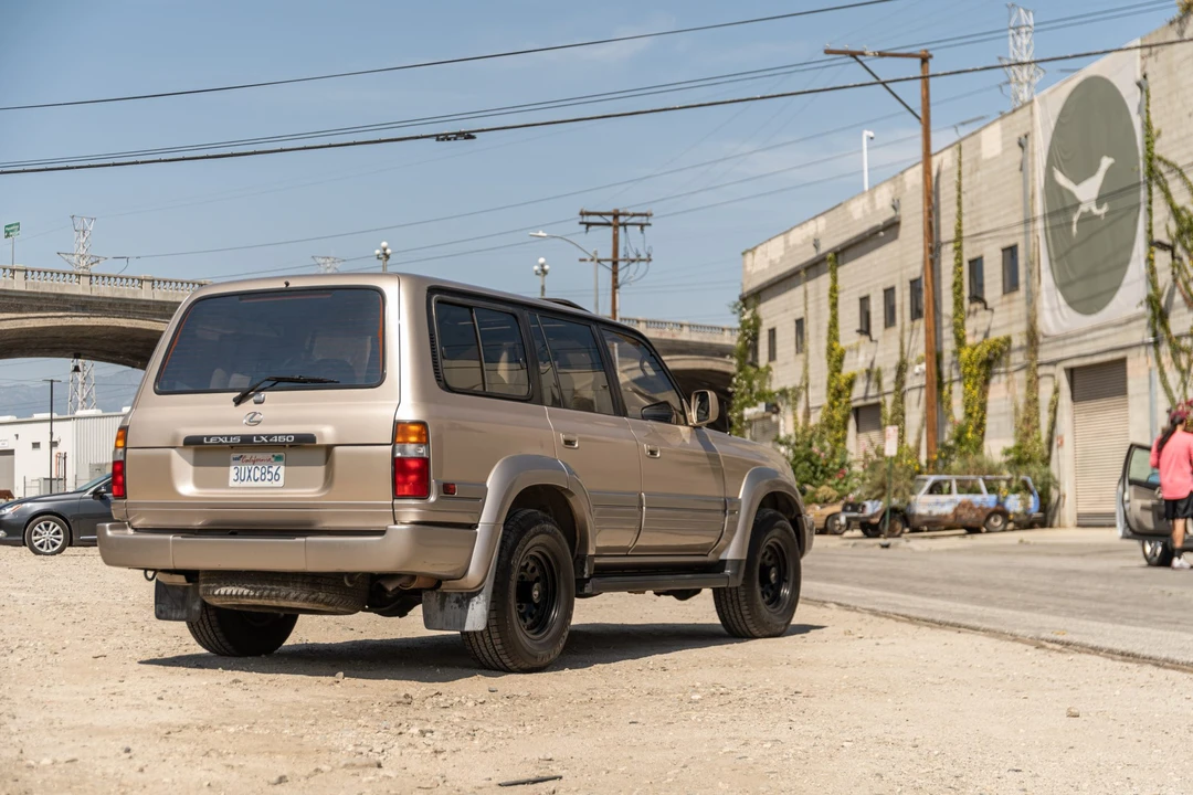 1997 Lexus LX 1st Gen - Image 16 of 31