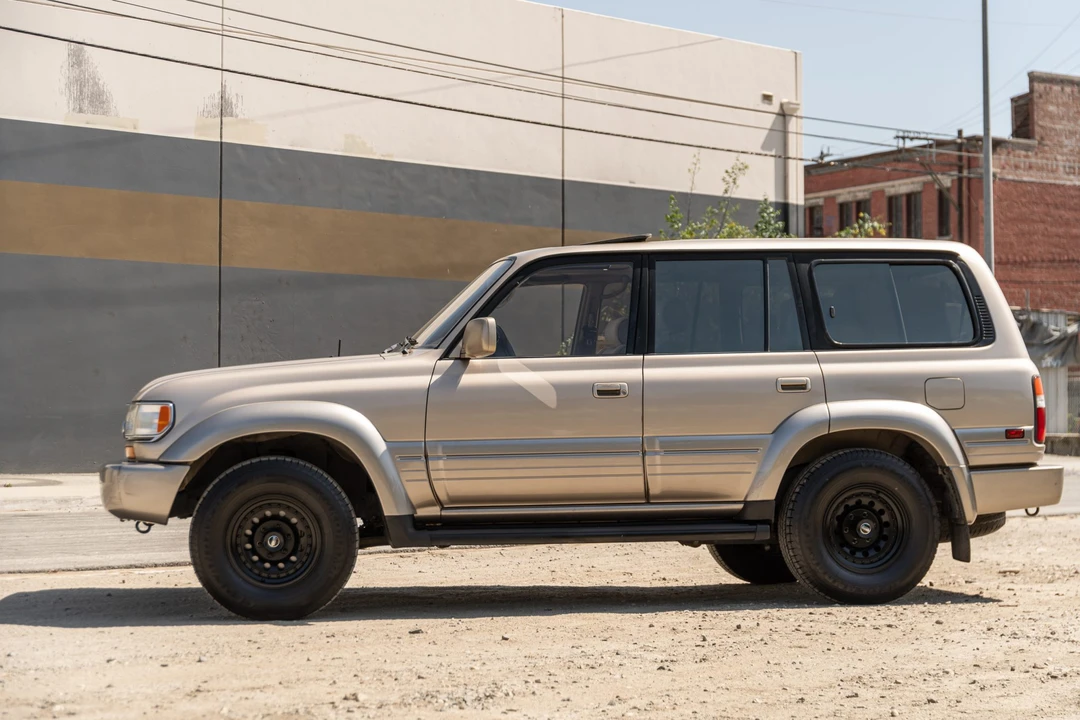 1997 Lexus LX 1st Gen - Image 8 of 31