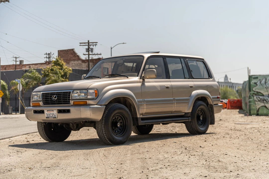 1997 Lexus LX 1st Gen - Image 5 of 31