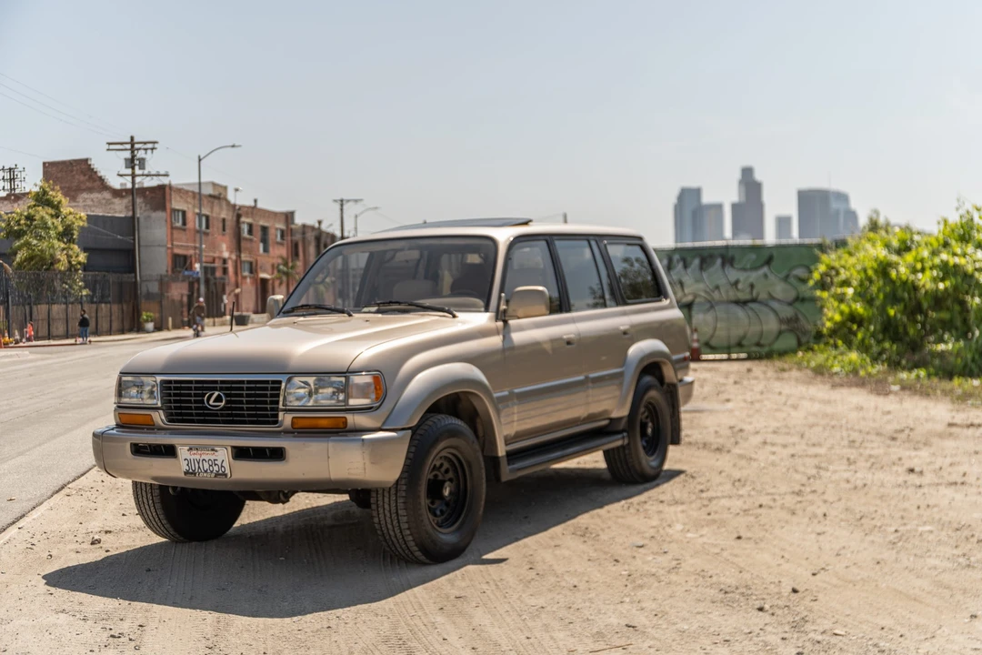 1997 Lexus LX 1st Gen - Image 3 of 31