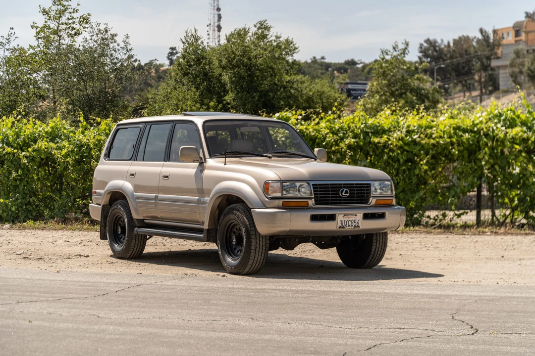 1997 Lexus LX 1st Gen - Image 27 of 31
