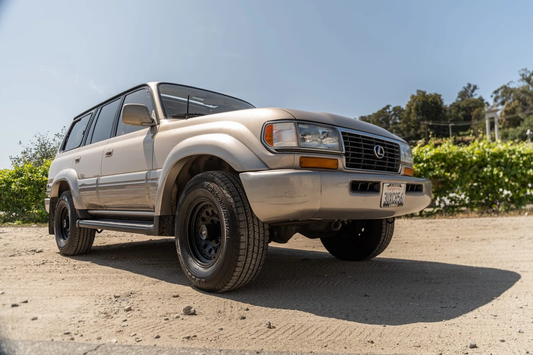 1997 Lexus LX 1st Gen - Image 28 of 31
