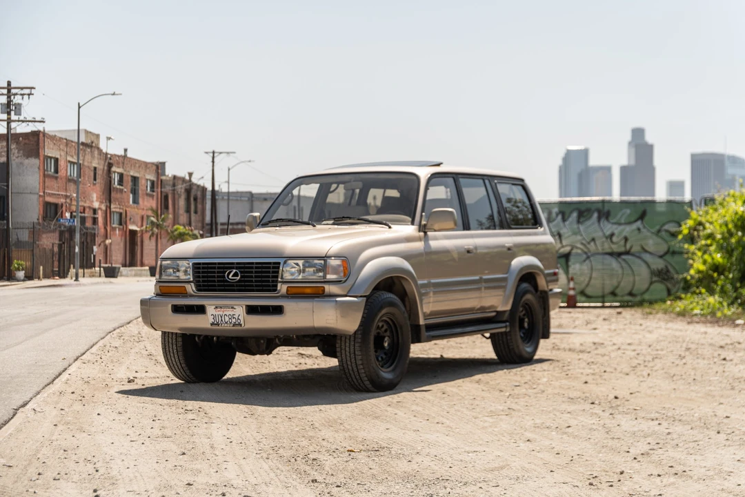 1997 Lexus LX 1st Gen - Image 4 of 31