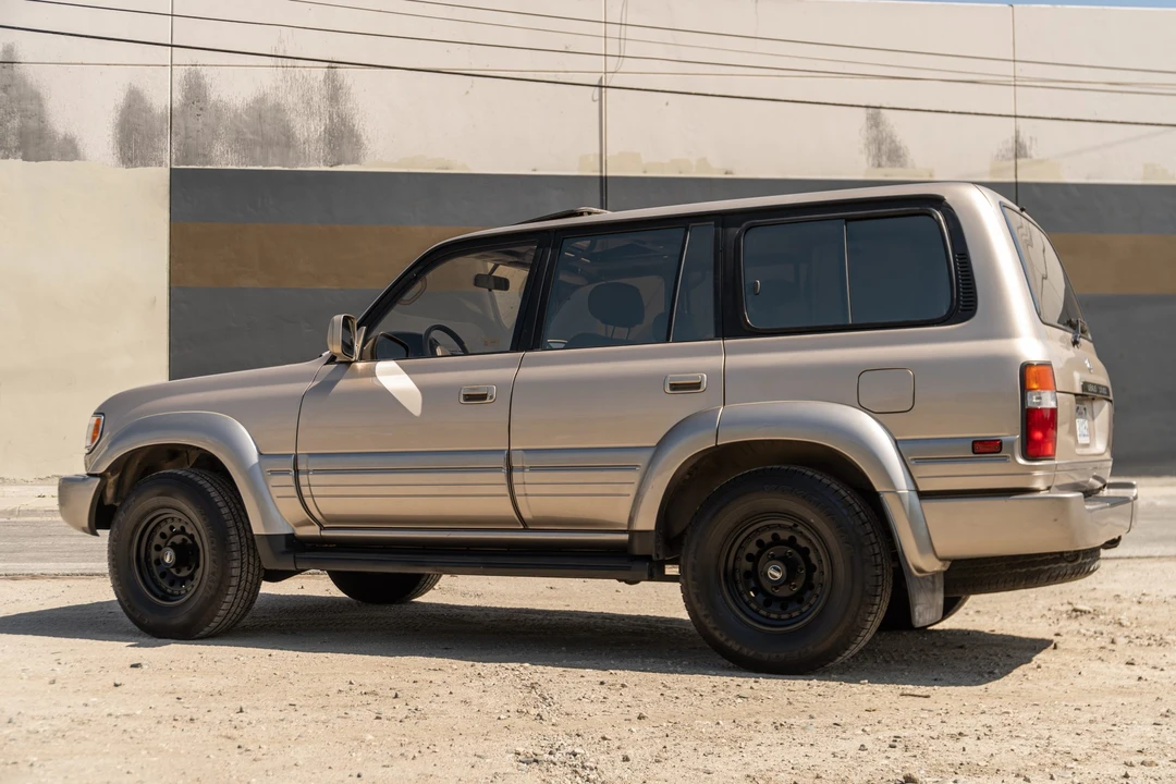 1997 Lexus LX 1st Gen - Image 10 of 31