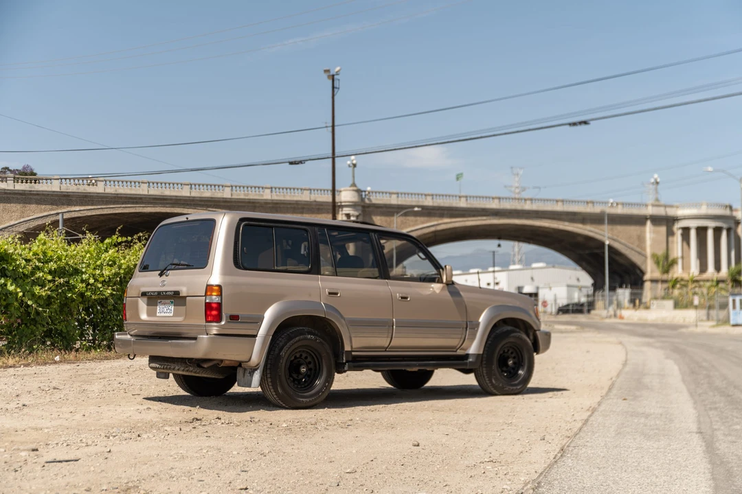 1997 Lexus LX 1st Gen - Image 18 of 31