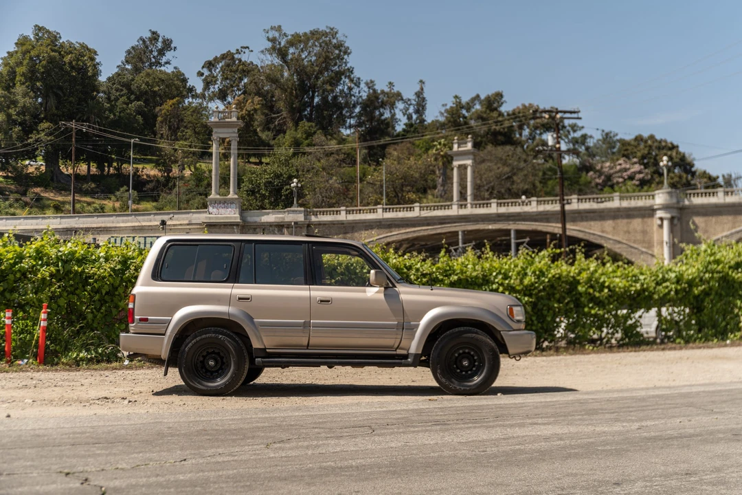 1997 Lexus LX 1st Gen - Image 20 of 31