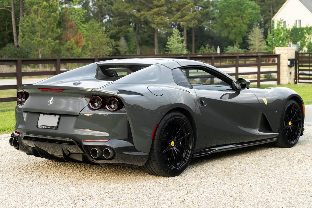 2022 Ferrari 812 GTS - Image 7 of 31