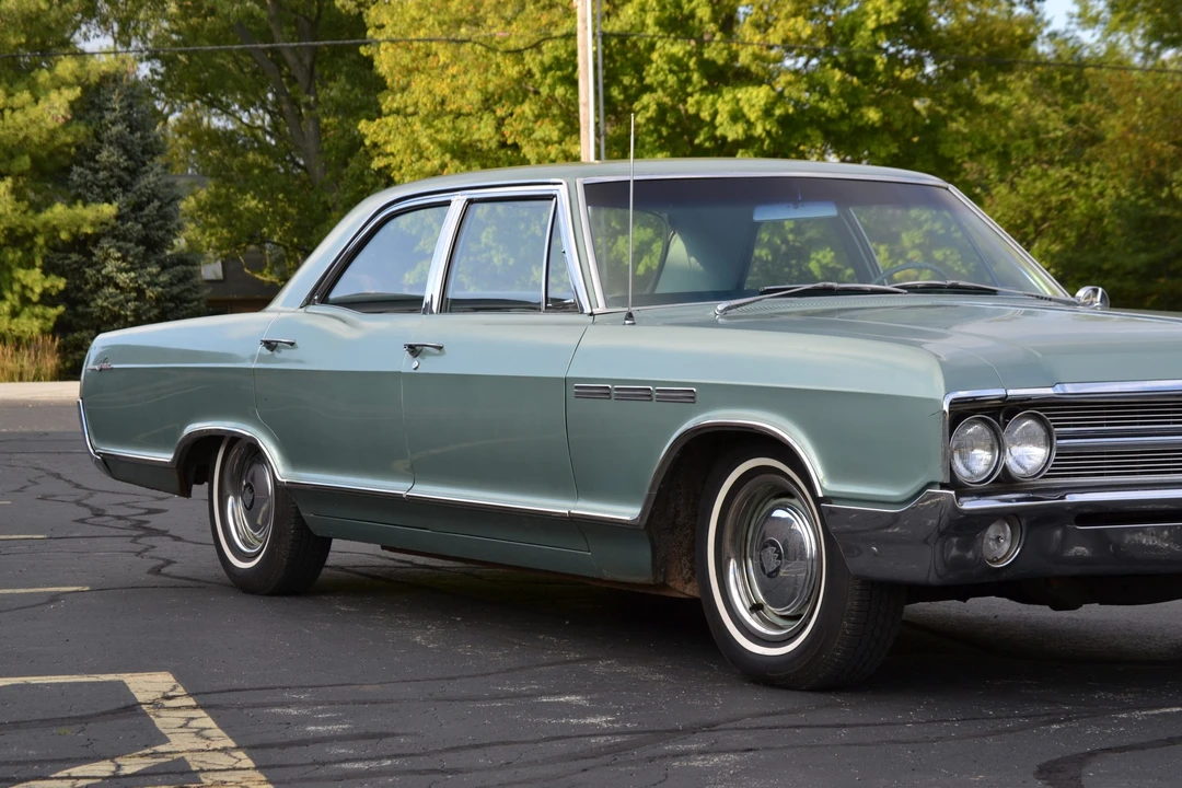 1965 Buick LeSabre - Image 27 of 31