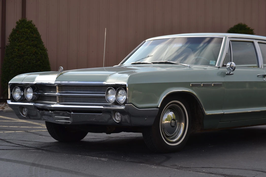 1965 Buick LeSabre - Image 24 of 31