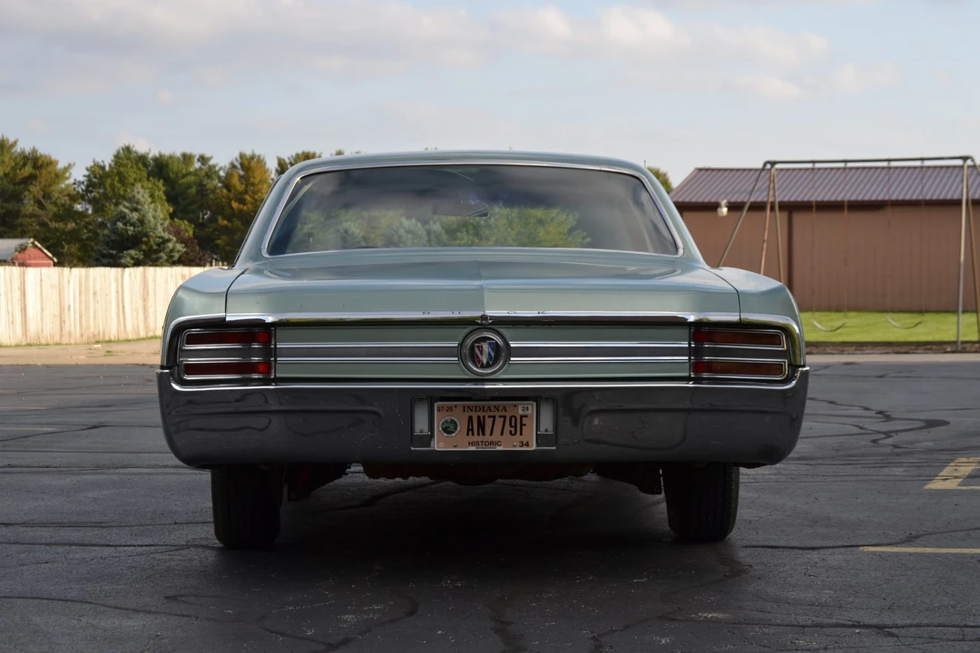 1965 Buick LeSabre - Image 13 of 31