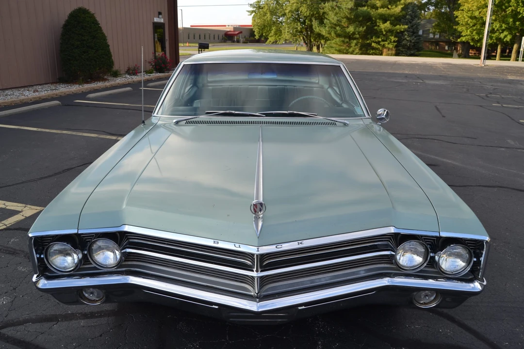 1965 Buick LeSabre - Image 6 of 31