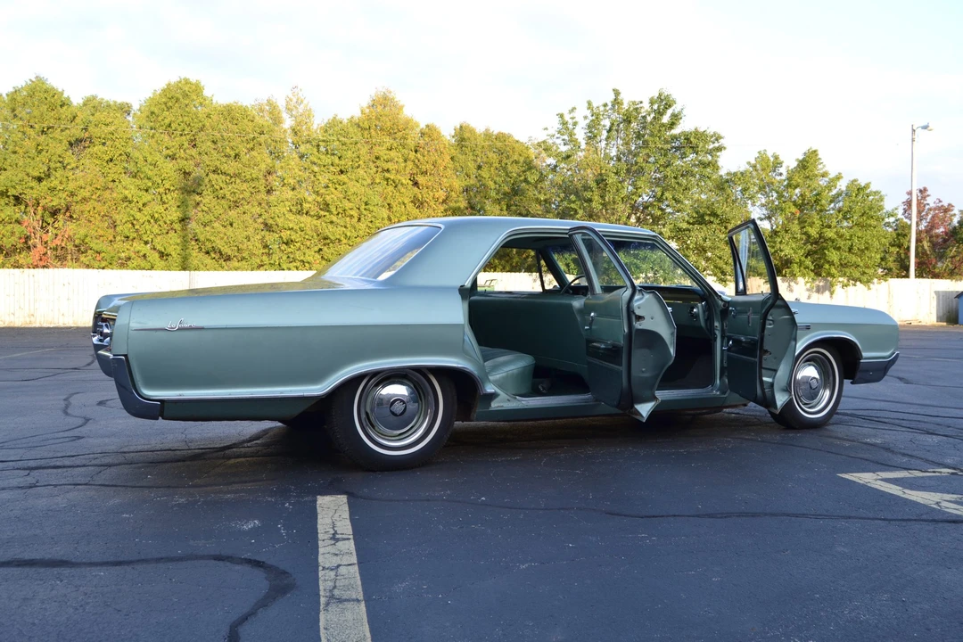 1965 Buick LeSabre - Image 10 of 31